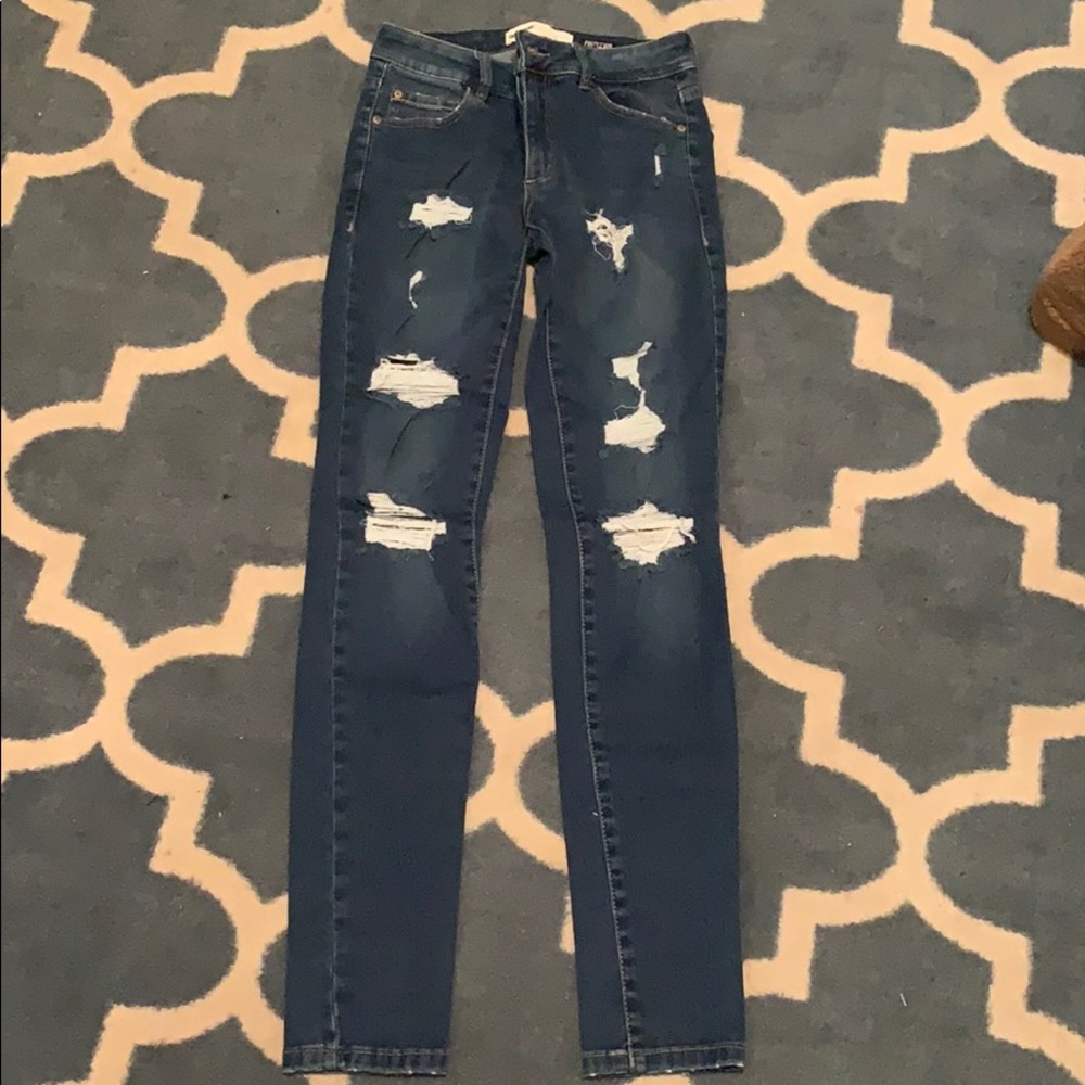 Ripped skinny jeans
